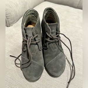TOM’S Wedge Booties